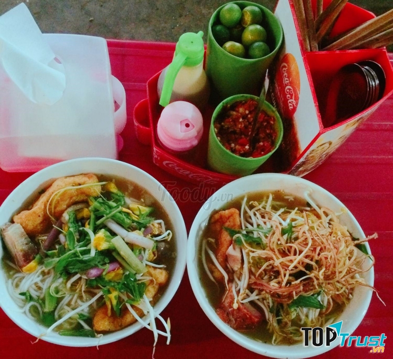 Bún mắm hấp dẫn, thơm ngon