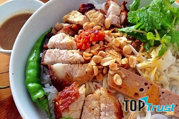 Bún mắm Đà Nẵng.