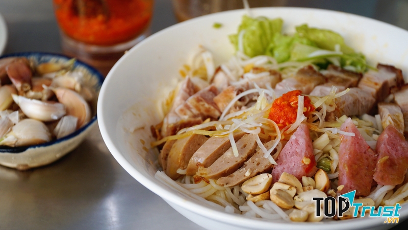 Bún mắm nêm Đà Nẵng