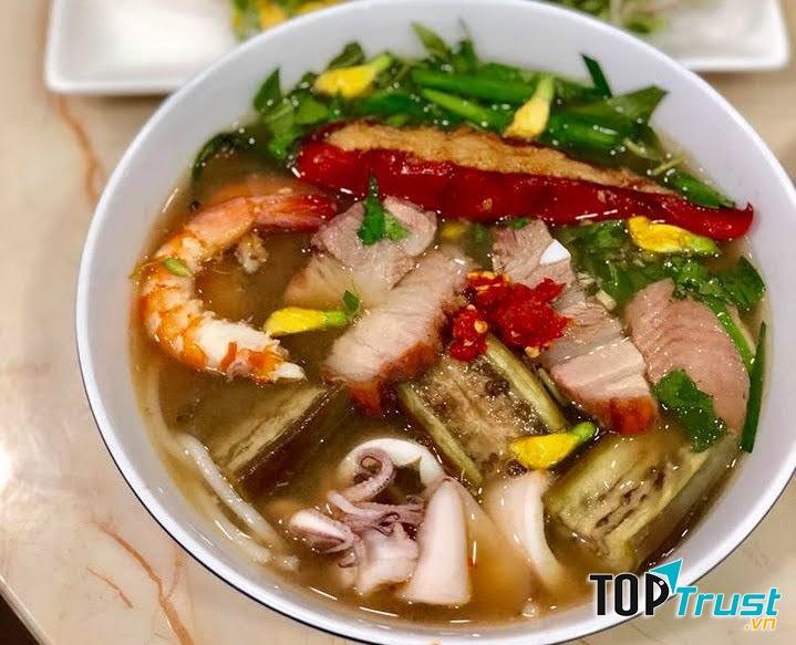 Bún mắm, phở bò Nàng Hường