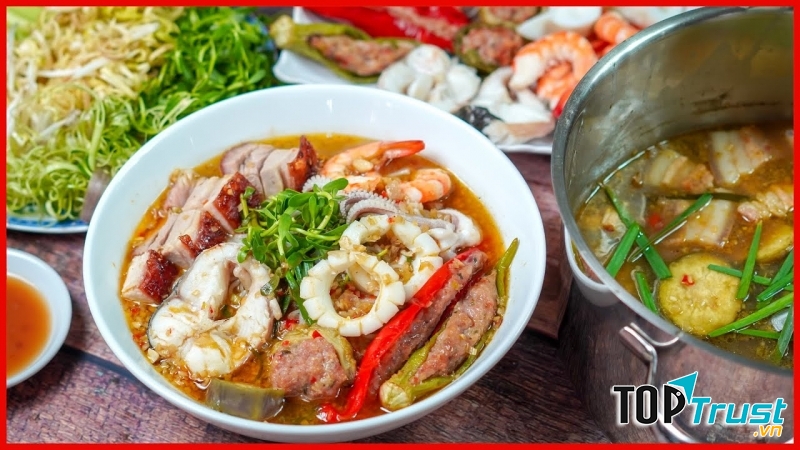 Đây là một trong những quán bún mắm nổi tiếng ở quận 3