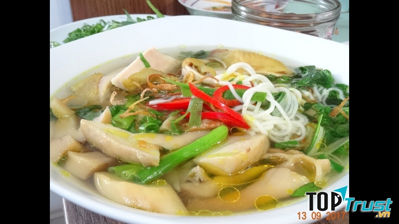 Bún măng chua chay