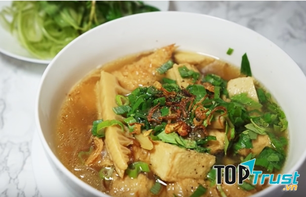 Bún măng vịt chay