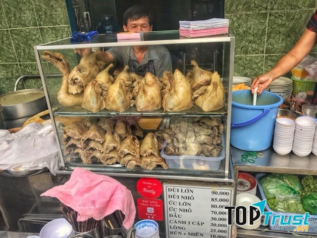 Bún măng vịt Đào Duy Từ là một địa chỉ yếu thích của nhiều người