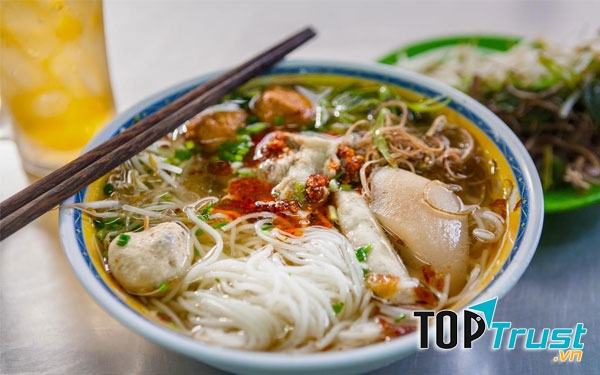 Bún mọc dọc mùng Hàng Ngang