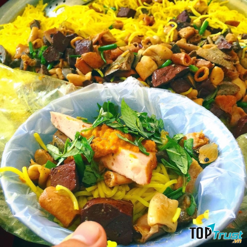 Bún nghệ Huế