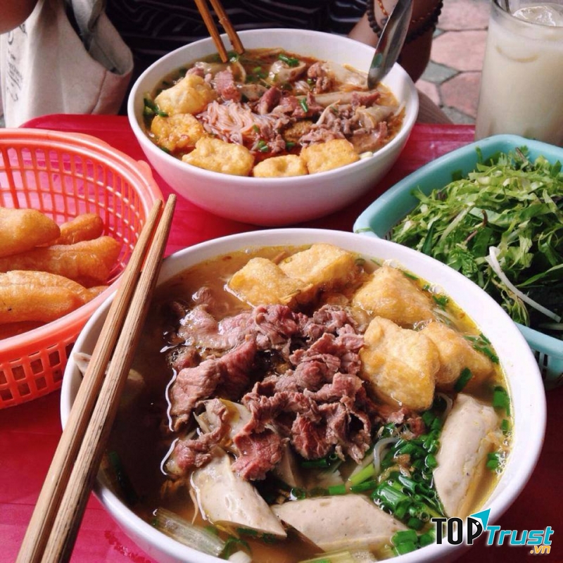 Bún riêu Huyền Thu