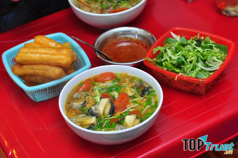 Bún riêu Huyền Thu