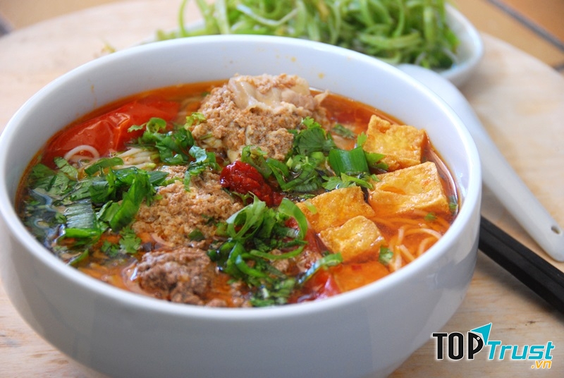 Bún riêu thơm ngon hấp dẫn