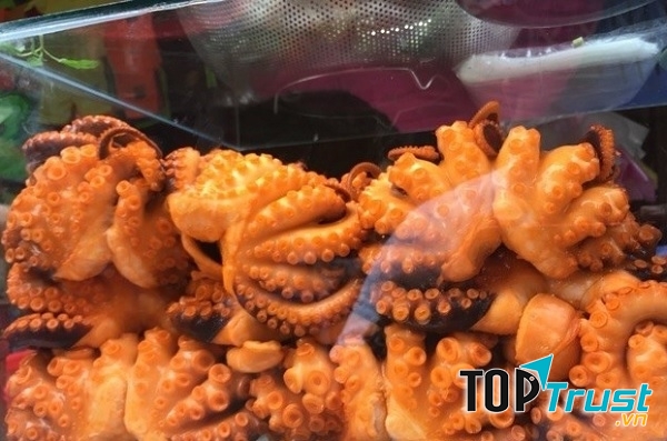 Từng miếng bạch tuộc thơm ngon hấp dẫn