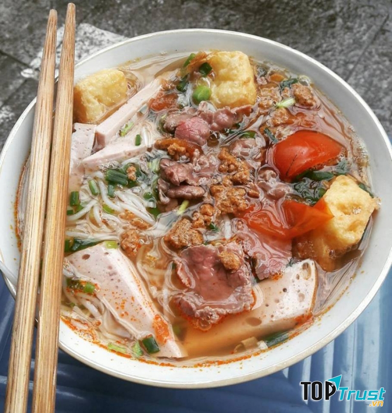 Bún riêu bưng