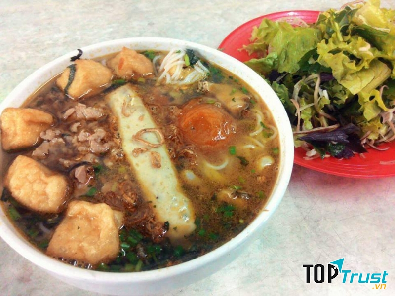 Bún riêu Chúc Thúy