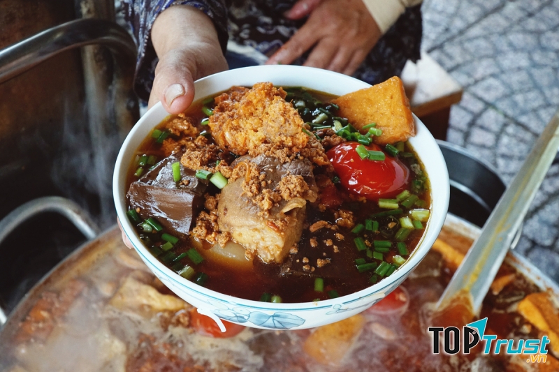 Bún riêu Nga - Ngô Mây