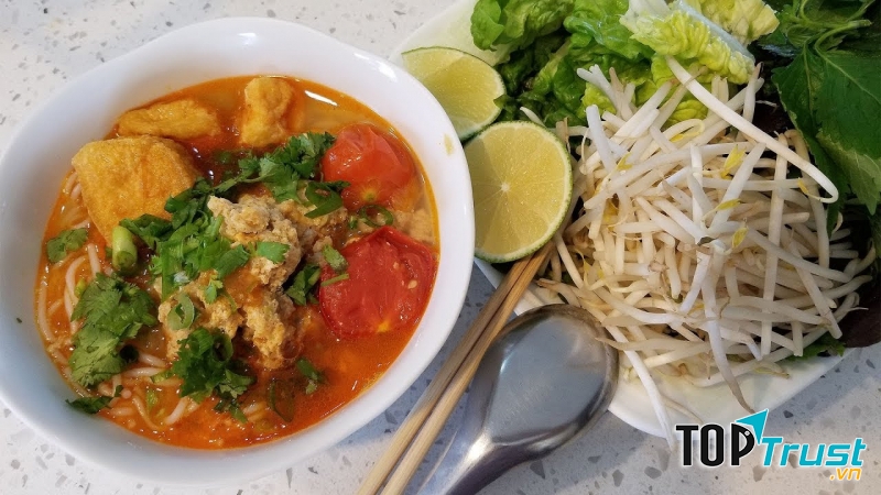 Bún riêu Nga - Ngô Mây