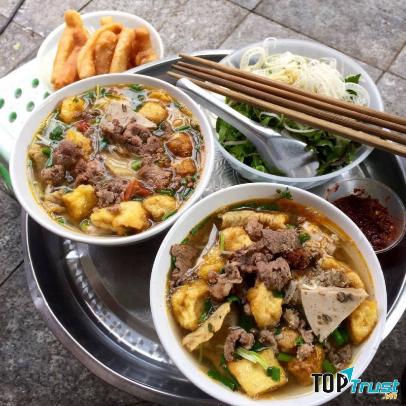 Bún riêu thập cẩm Lãn Ông