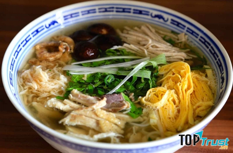 Bún thang Bà Đức