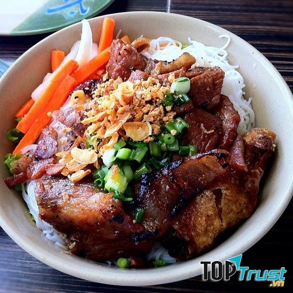 Bún thịt nướng