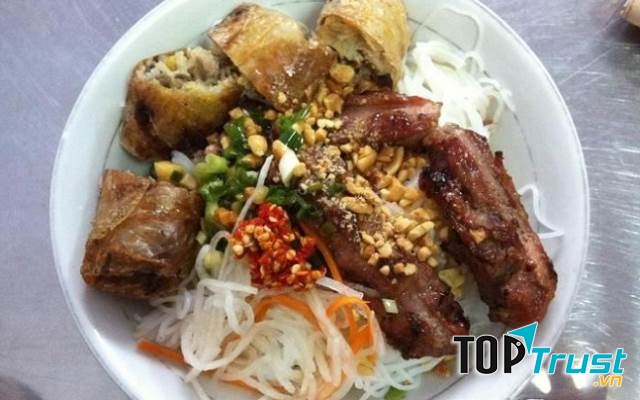 Bún thịt nướng Chú Quảng