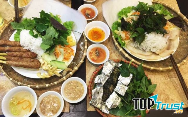 Bàn bún thịt nướng