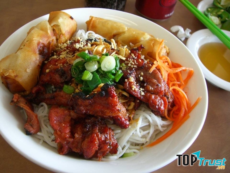 Bún Thịt Nướng Phú Hồng