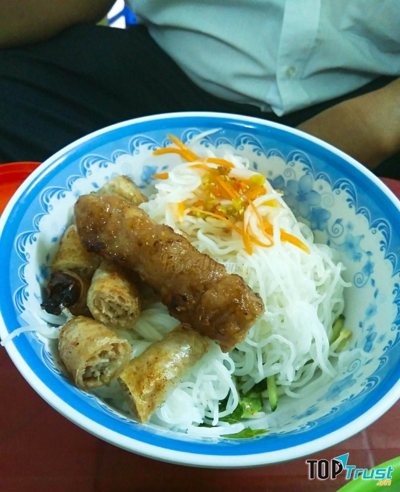 Bún nem nướng, chả giò