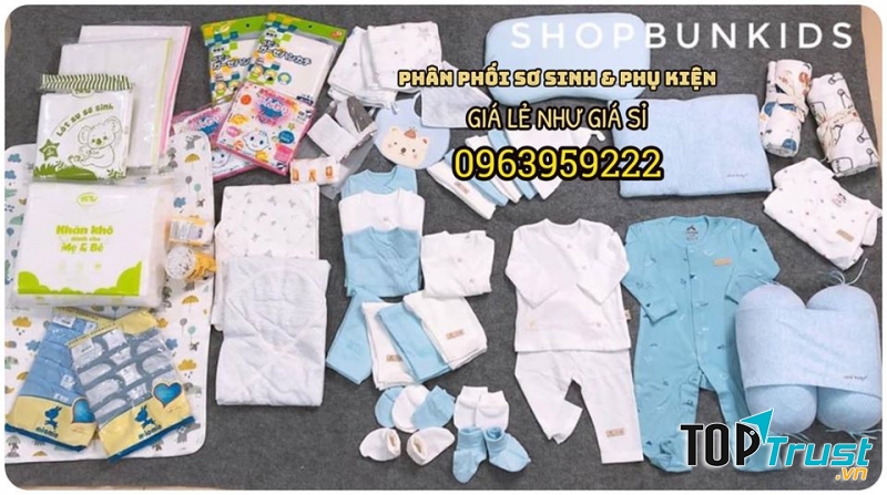 Vải cotton organic mỏng, thấm mồ hôi, giúp các bé hoạt động cả ngày không bị nóng