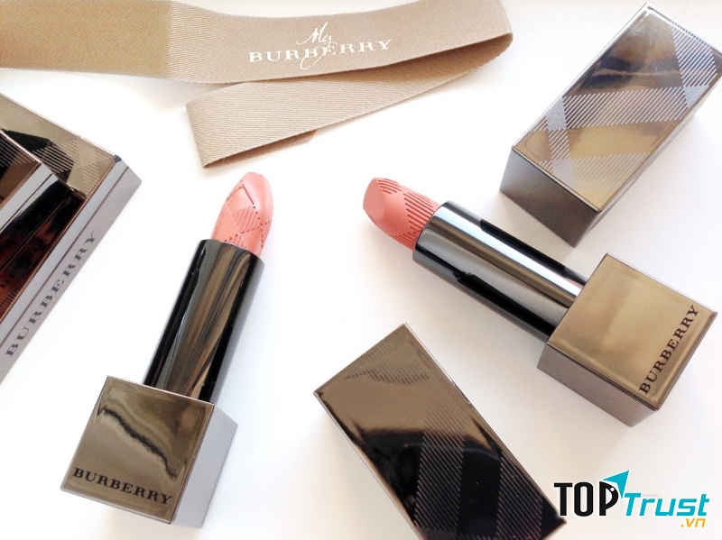 BURBERRY KISSES