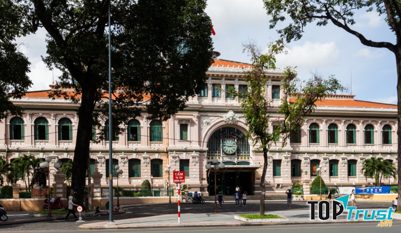 Bưu điện thành phố Hồ Chí Minh