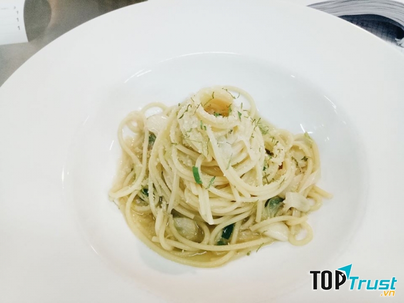 Buzza Pizza trở thành điểm hẹn thường xuyên của người dân quận 7.   ﻿