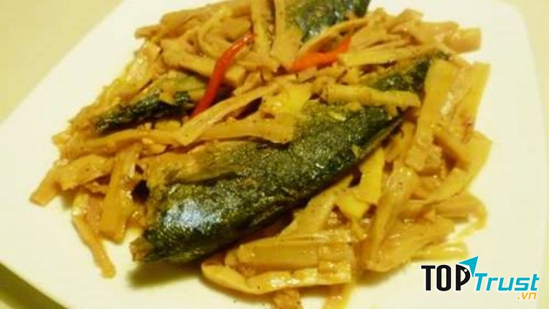 Cá bạc má kho măng
