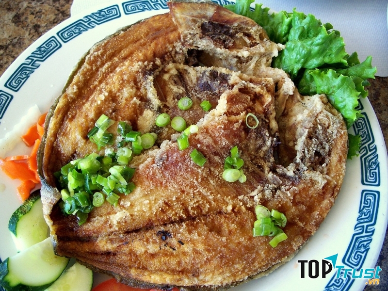 Cá chim chiên nước mắm rất ngon (Nguồn: Sưu tầm)