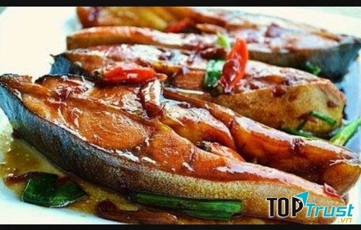 Cá chim kho riềng