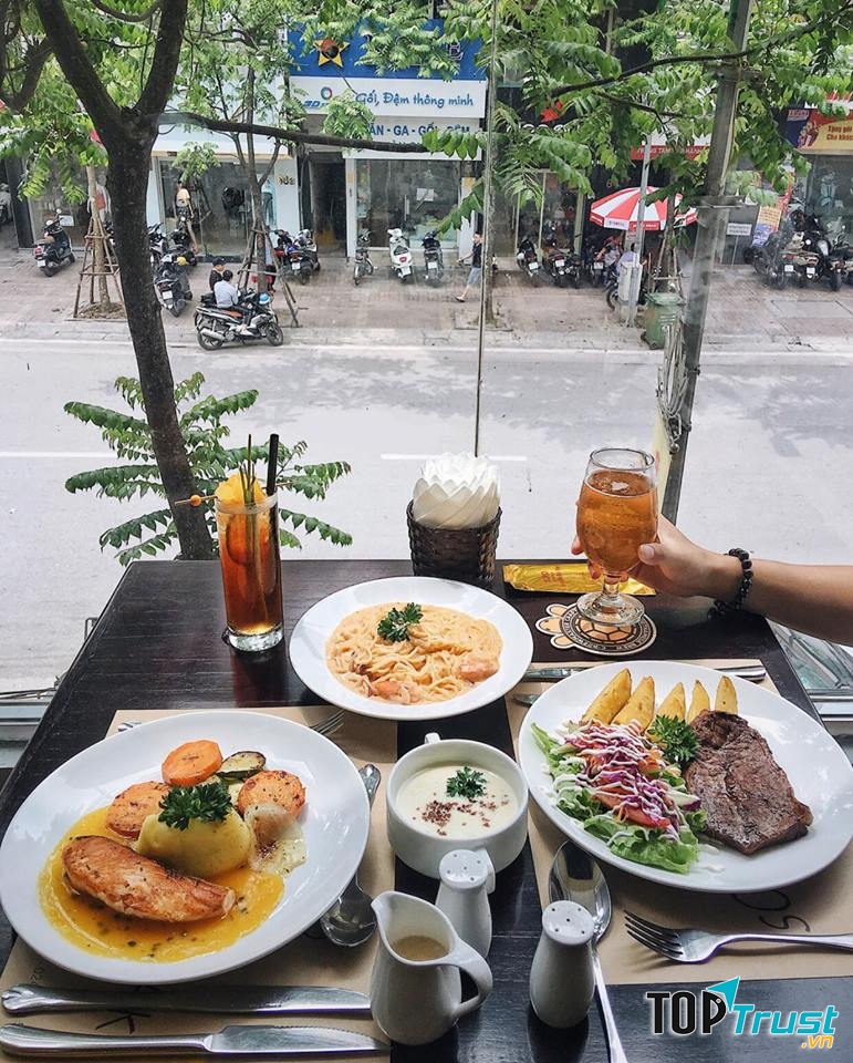 Cá hồi, mì Ý - Soho Steak