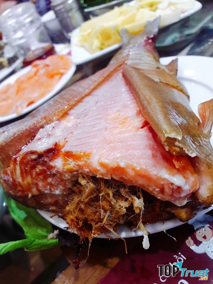 Cá hồi Tám Béo là nhà hàng không còn xa lạ đối với người dân địa phương và cả du khách khi tới Mộc Châu.