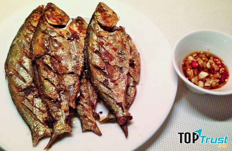 Chỉ đơn giản là chiên nhưng cá mòi cũng đủ làm cho bữa ăn của bạn thêm ngon miệng (Nguồn: Sưu tầm)