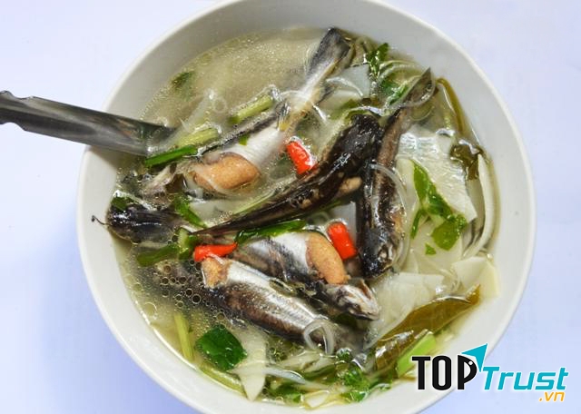 Canh măng chua cá ngạnh