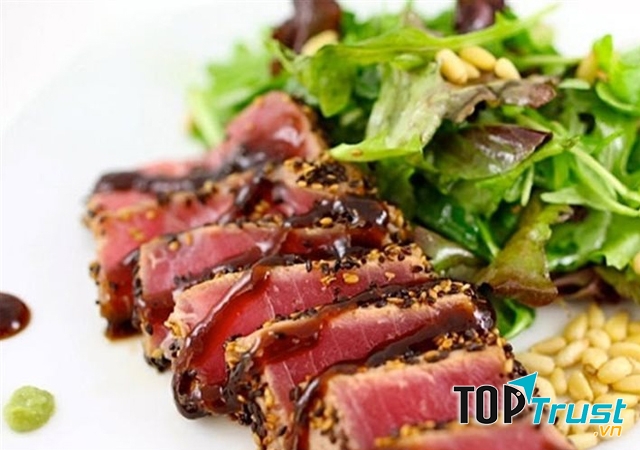 Cá ngừ tẩm vừng áp chảo