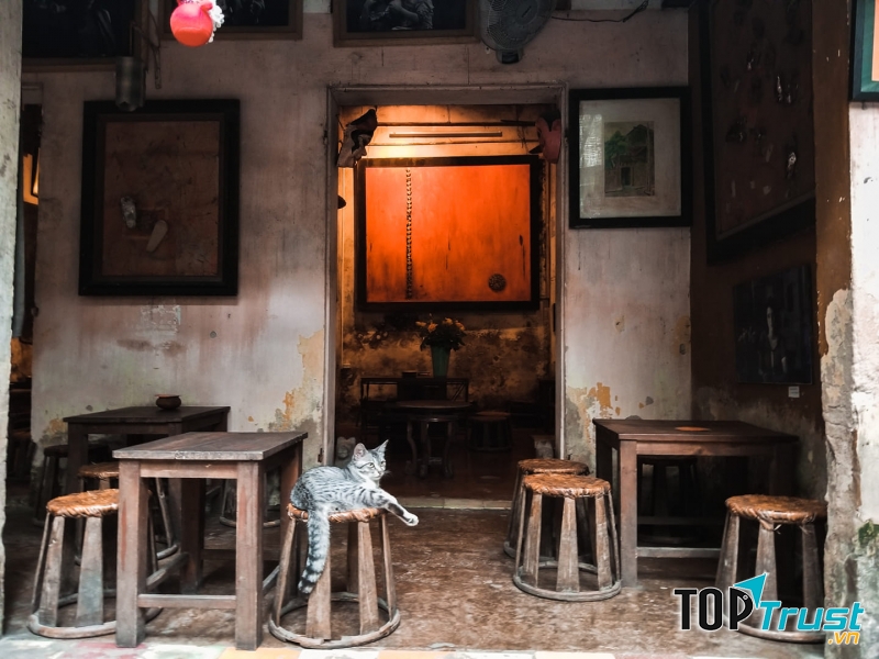 Cà phê Cuối Ngõ