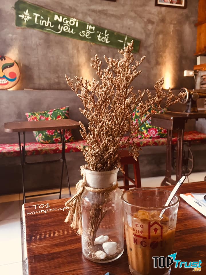 Góc nhỏ Cà phê Ngói