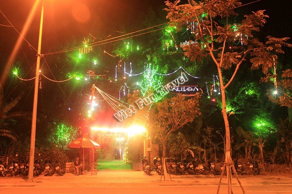 Cà phê Núi Đá tại TP Đà Nẵng từ ngoài nhìn vào