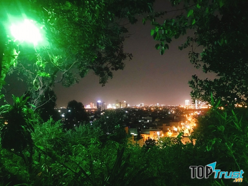 Một góc nhìn của Cà phê Núi Đá