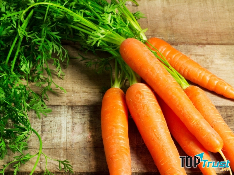 Vitamin A, các vitamin nhu yếu khác và các chất chống oxy hóa trong cà rốt có tác dụng chống lão hóa hiệu quả