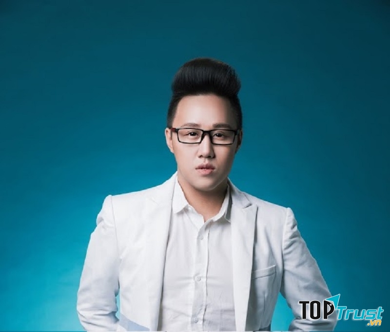 Ca sĩ  Trung Quân Idol