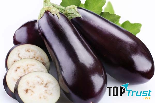 Cà tím giúp làm giảm lượng cholesterol trong máu đồng thời tạo chất potassium giúp kích thích nhịp tim hoạt động tốt hơn, hoạt động nhịp nhàng hơn và khỏe mạnh hơn.