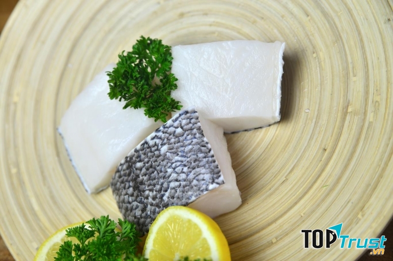 Cá tuyết chấm đen thường được dùng để ăn sống với mù tạt để đảm bảo độ tươi ngon (Nguồn: Sưu tầm)