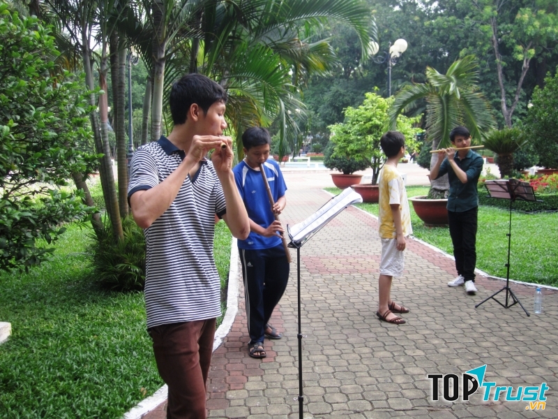 Một buổi sinh hoạt tại công viên.