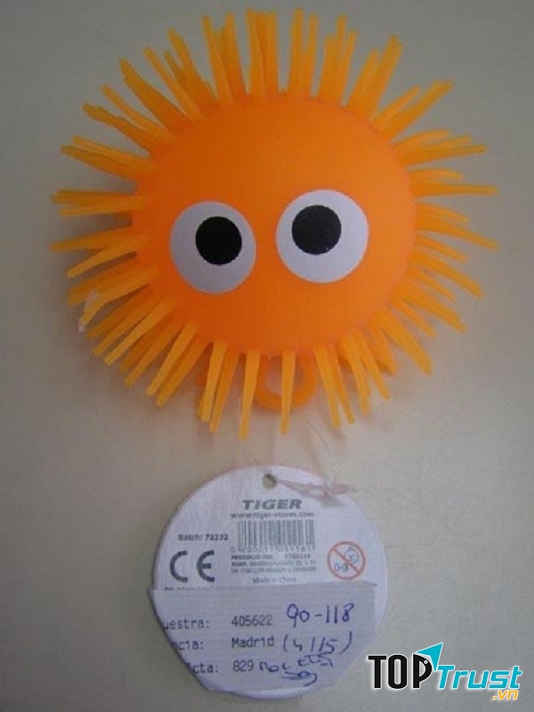 Bóng cao su xuất xứ Trung Quốc được trẻ nhỏ ưa chuộng cũng là sản phẩm cảnh báo gây nguy hại