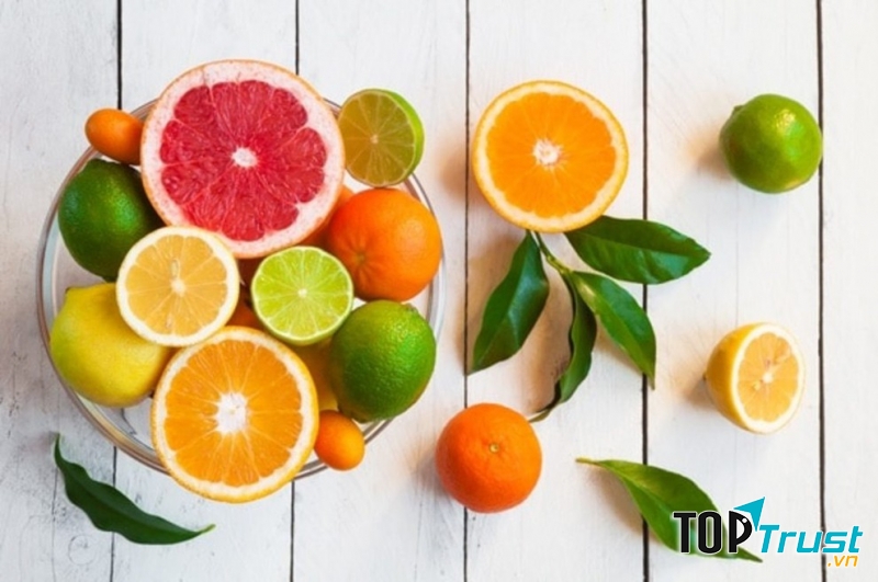 Những loại trái cây có múi có chứa lượng vitamin C dồi dào để làm tăng khả năng sản xuất tế bào bạch cầu