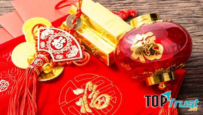 Món quà màu đỏ