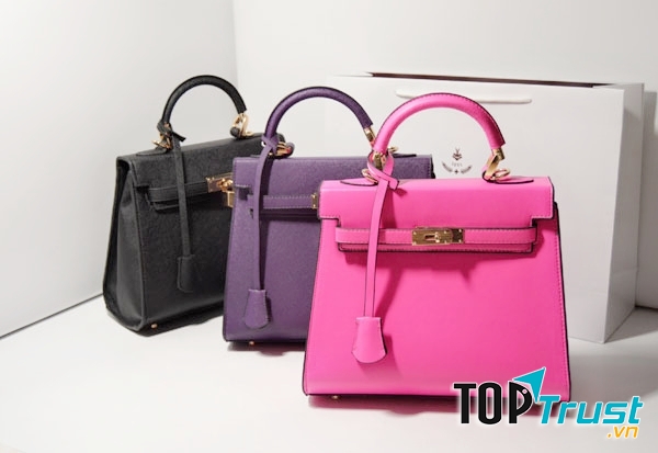 Những món quà thời trang như thế này luôn được chị em phái nữ thích thú